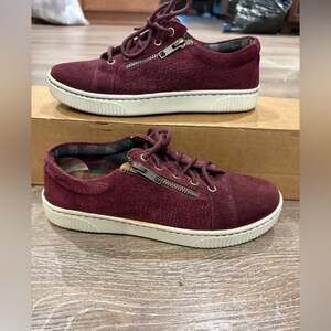 Born Burgundy Normcore Suede Shoes with Plaid Interior size 6 GUC